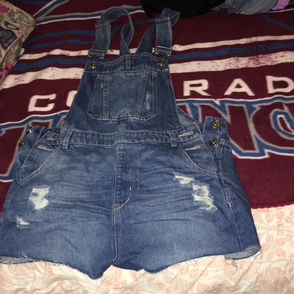Short overalls